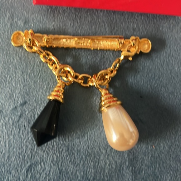 Ivana necklace and brooch set - Picture 3 of 5